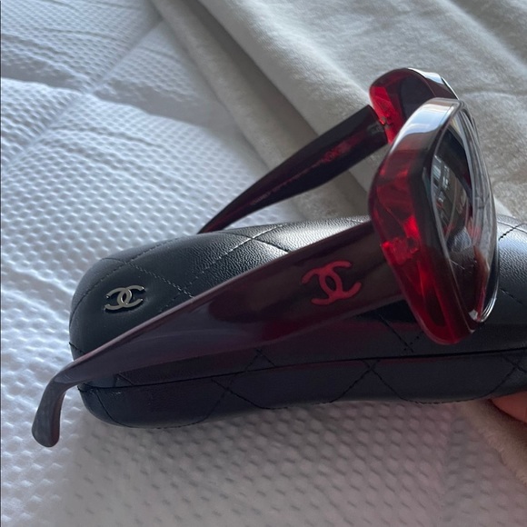 CHANEL Sunglasses - Picture 6 of 6